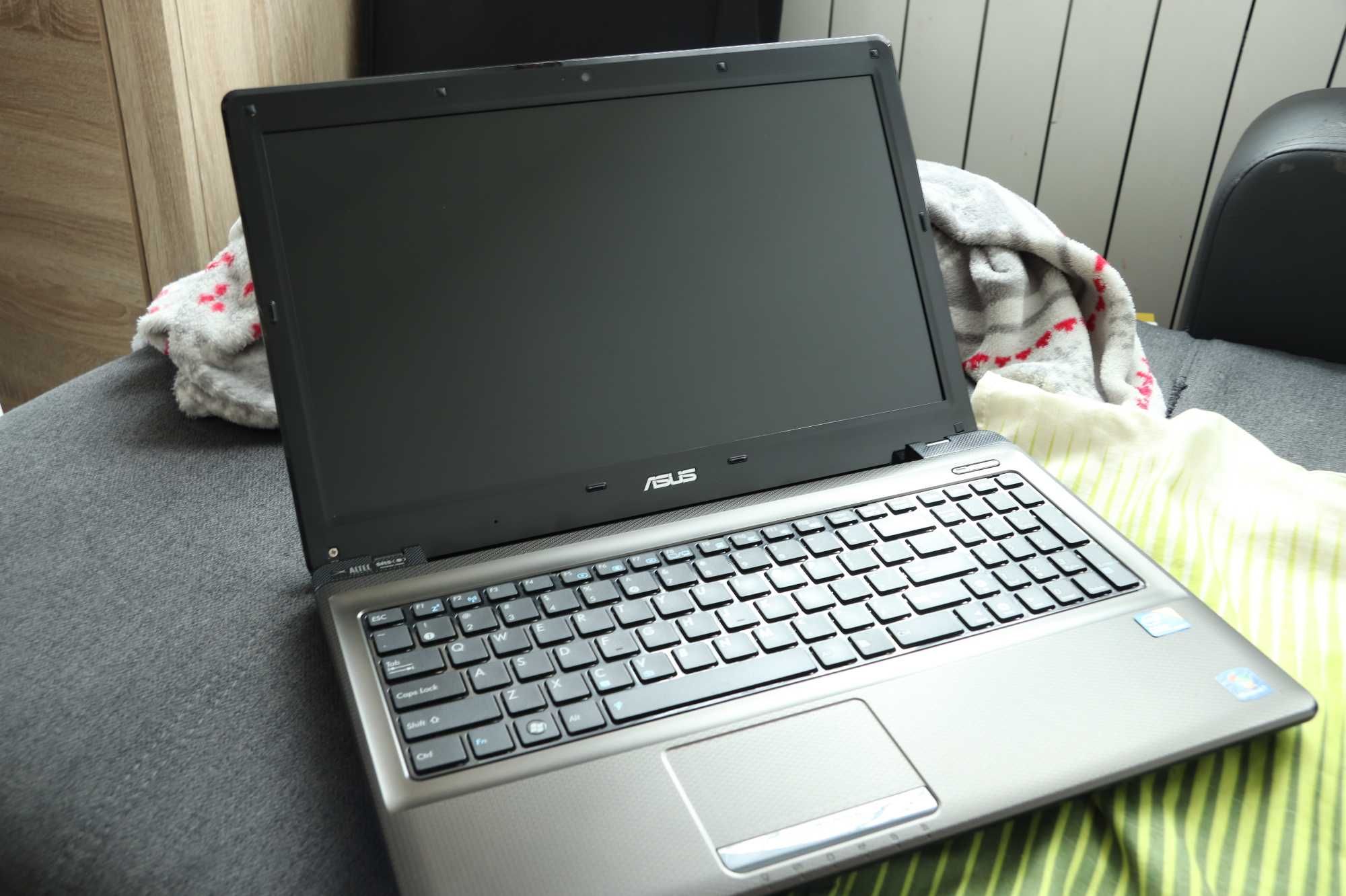 Laptop Asus A52F,procesor i3, 5GB ram, Windows10, B.D.Stan