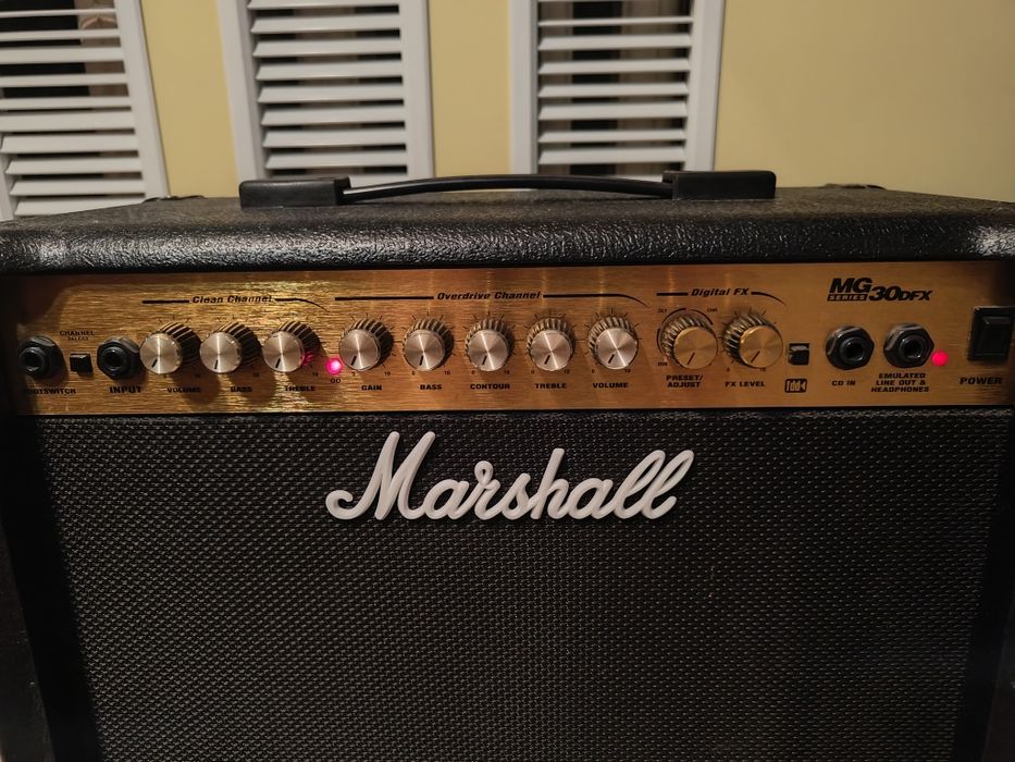 Комбопідсилювач Marshall MG 30dfx