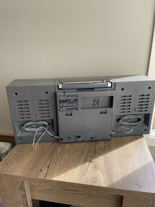 Касетний магнітофон Sanyo