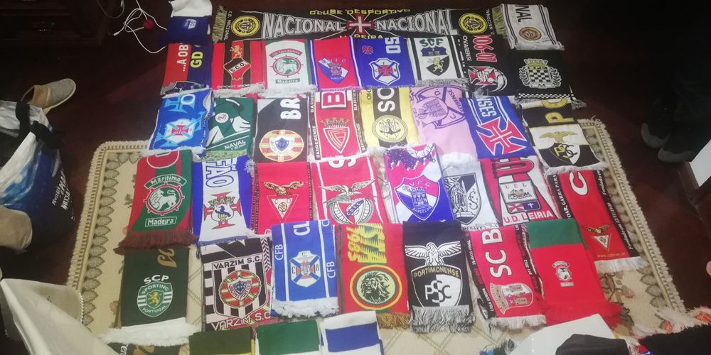 Varios  cachecois de varios preços de varios. Clubes