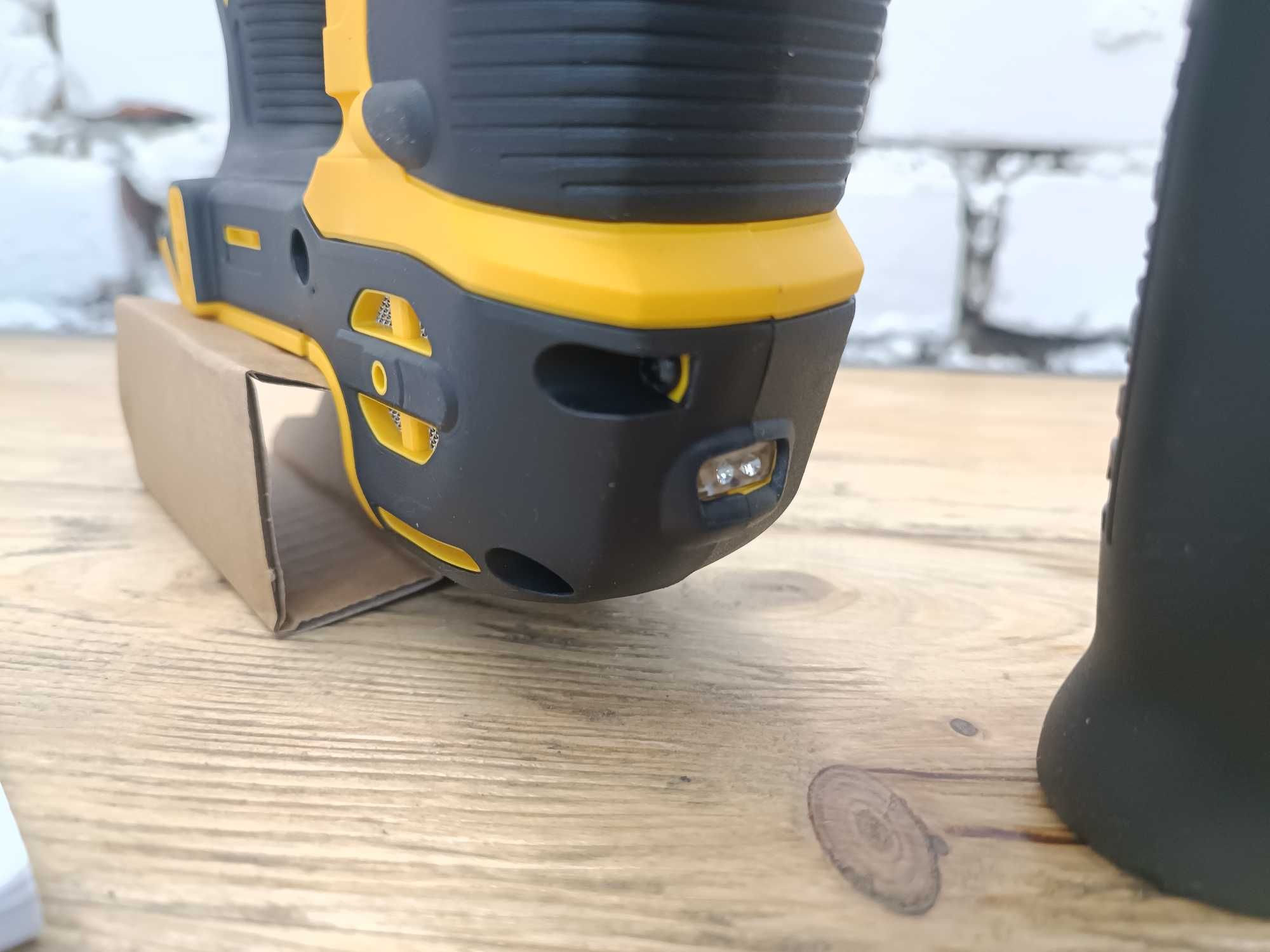 Безщітковий акумуляторний перфоратор DeWalt DCH172  з США Орігинал