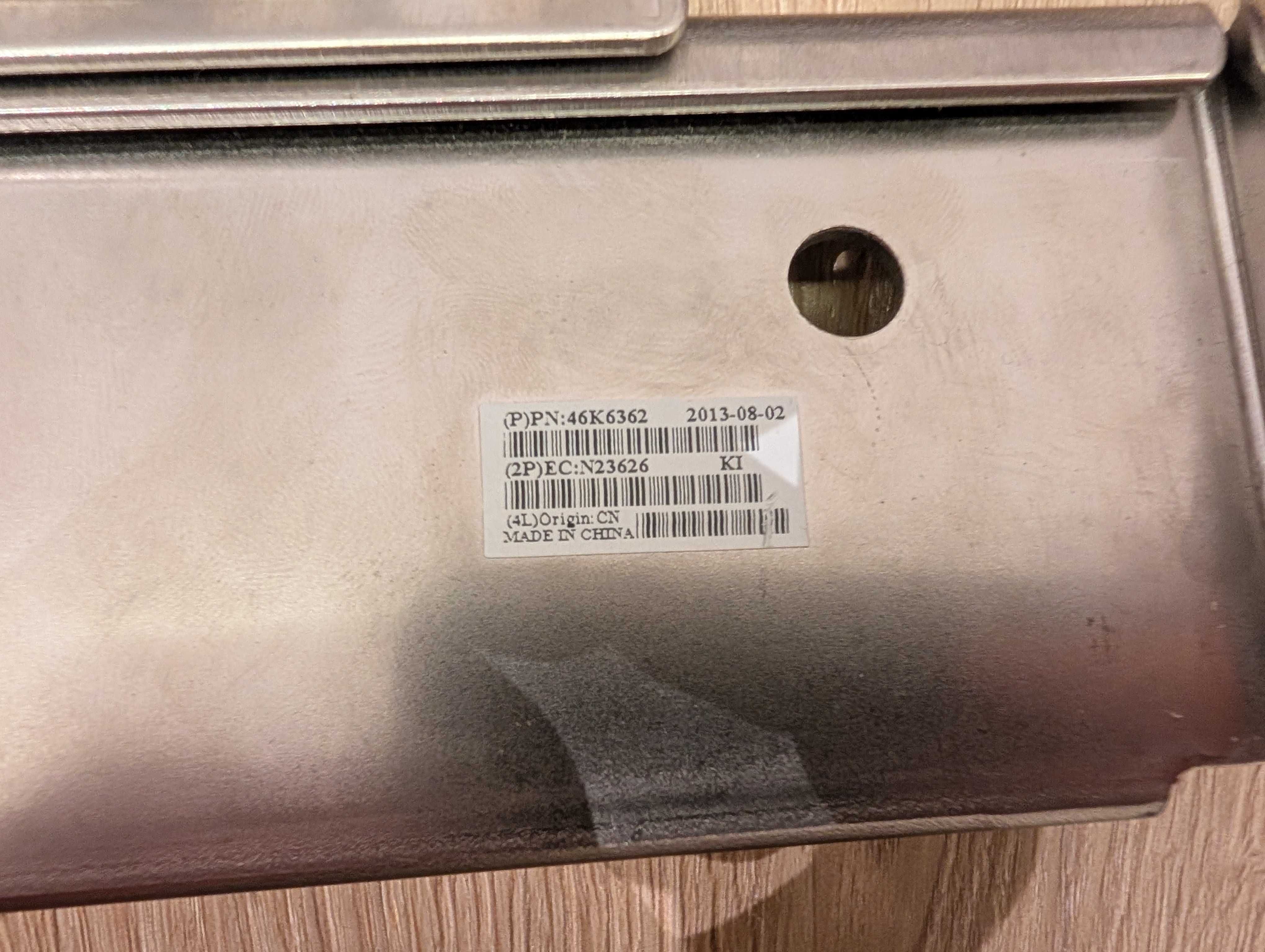 IBM 46K6362 / Calhas para bastidor