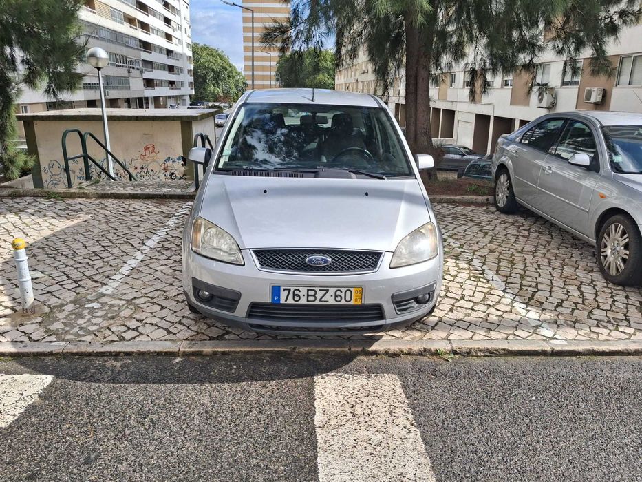 Carro impecável em muito bom estado