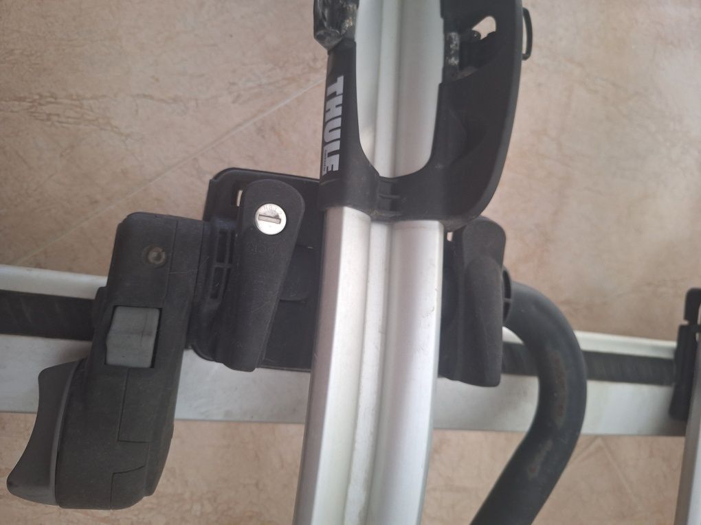 Barras de tejadilho e 2 suportes de bicicleta