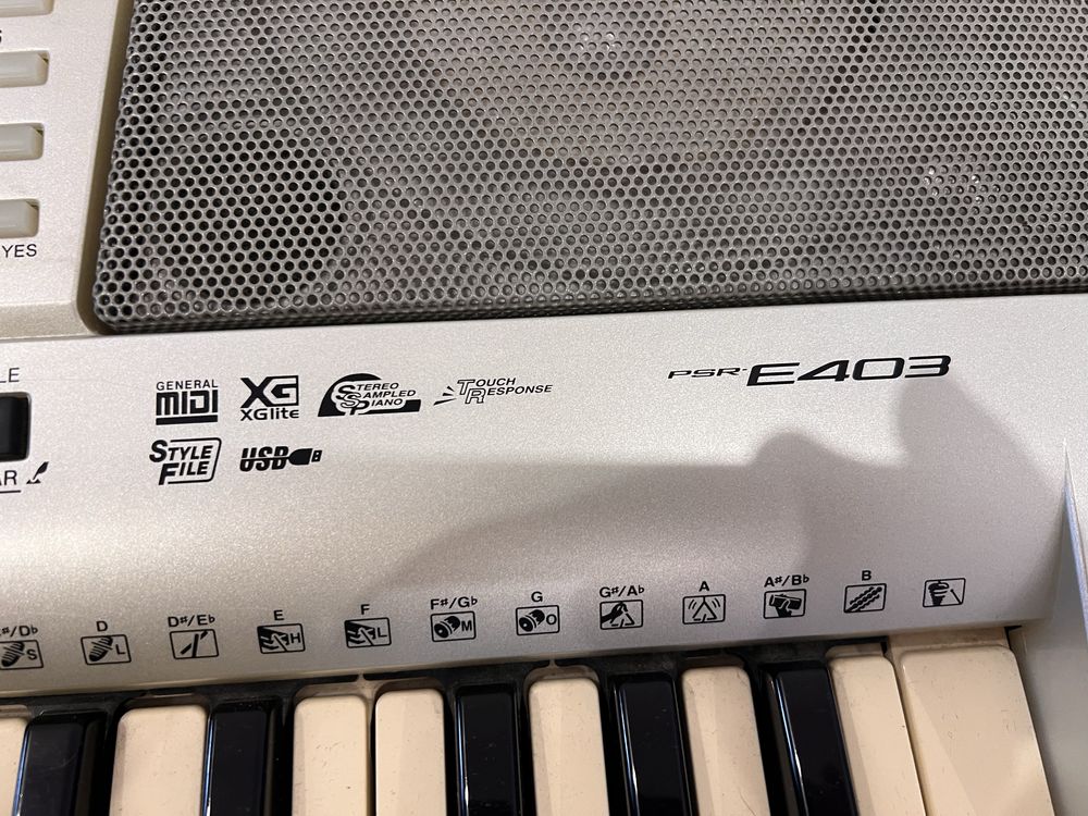 Keyboard Yamaha PSR-E403 + akcesoria