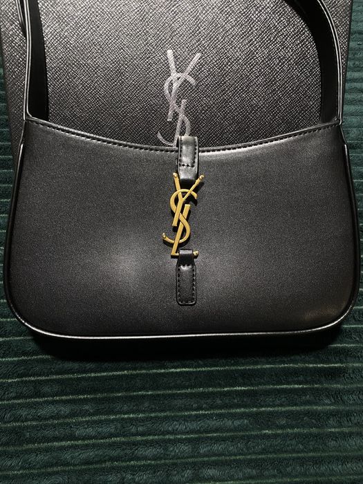Czarna torebka YSL