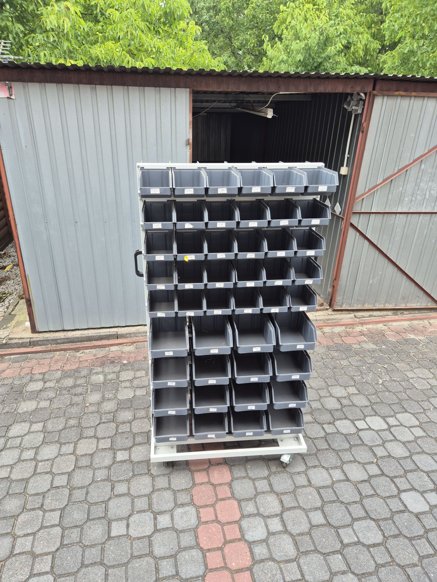 Regał warsztatowy magazynowy przejezdny dwustronny 92 pojemniki Q-box