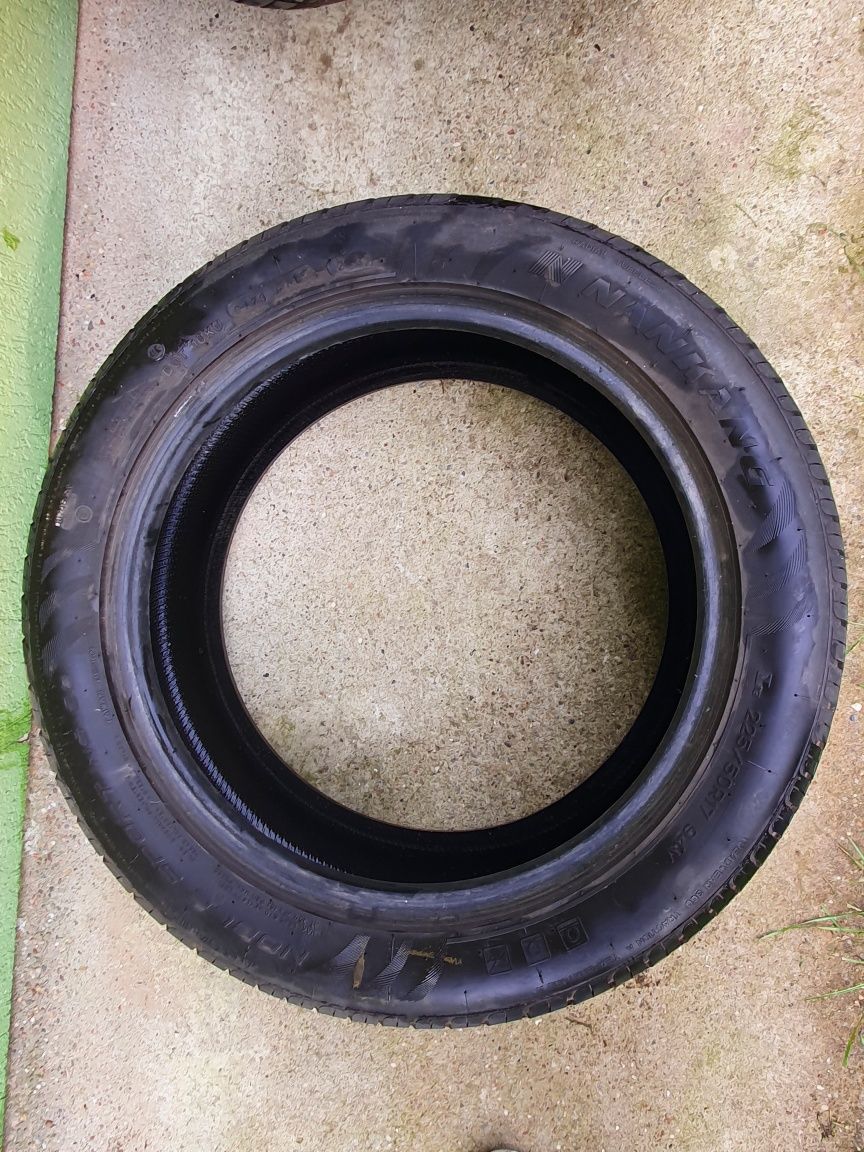 Opona 225/50 R17, letnia  (posiadam 2szt.)