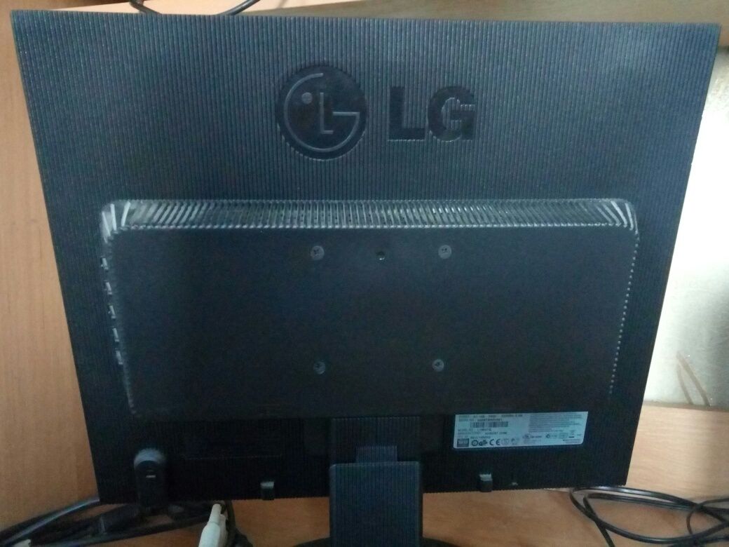 Монітор до компьютера LG