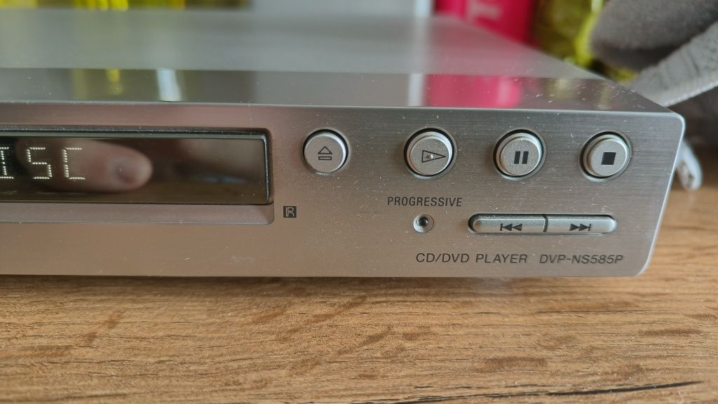 Sony DVD  DVP-NS585P