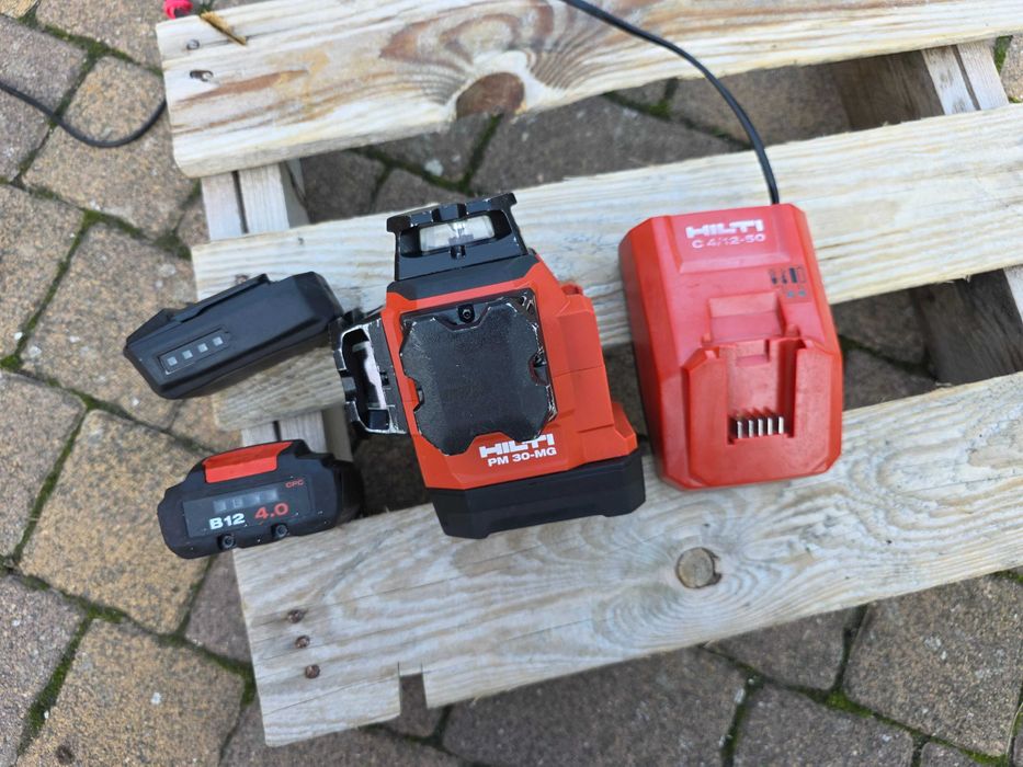 laser HILTI PM 30-MG zielony 3x360 2xaku ładowarka zestaw