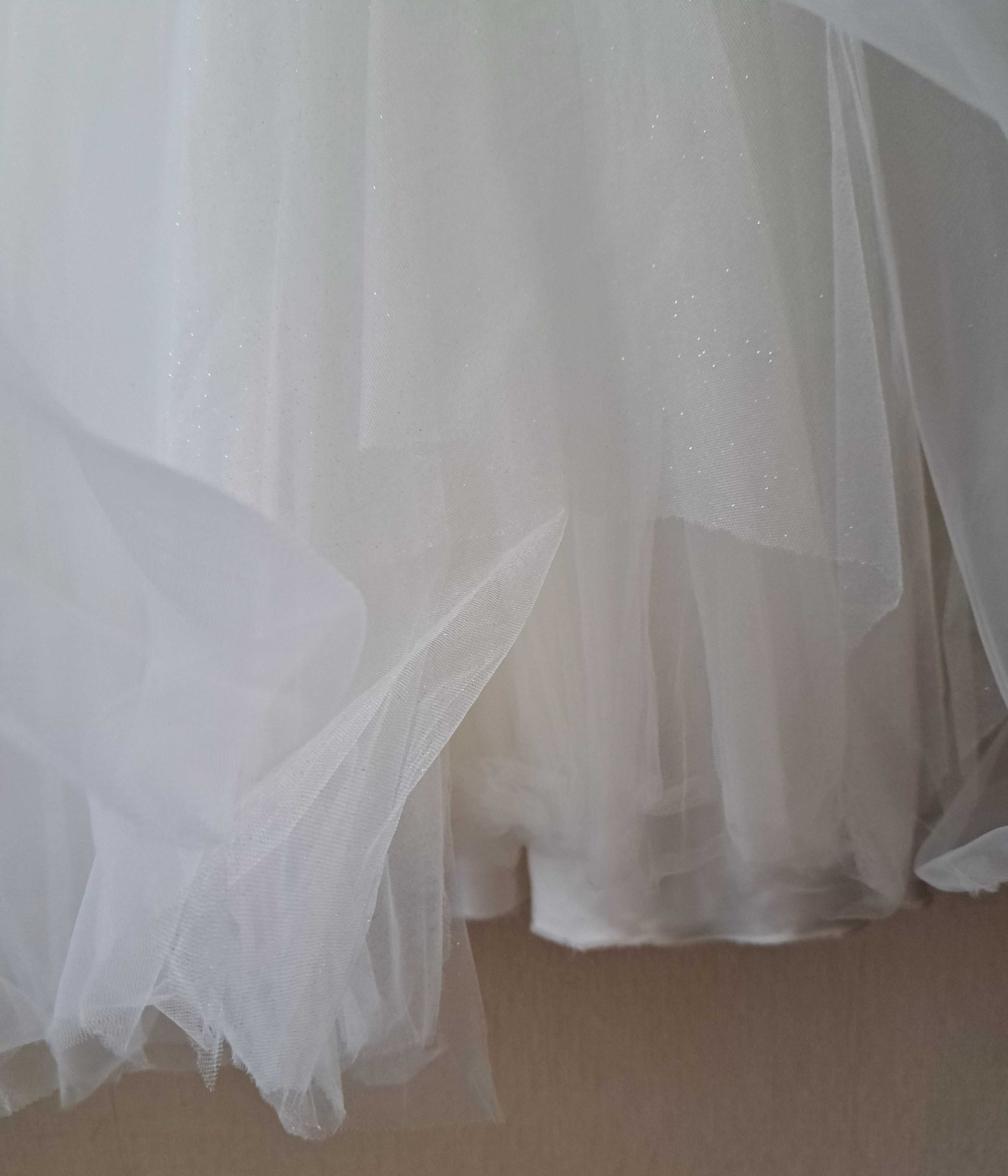 Suknia Ślubna w kształcie literki A