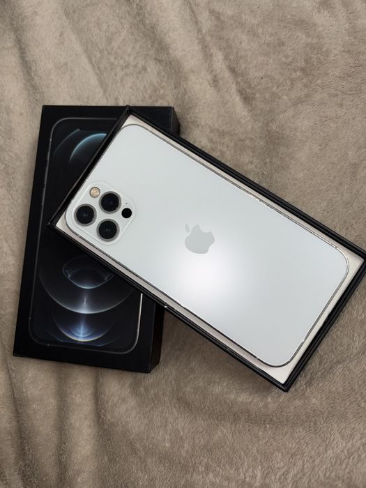 iPhone 12 PRO Apple. TANIO Bardzo dobry! Okazja

Ekran: 6.1" Super Re