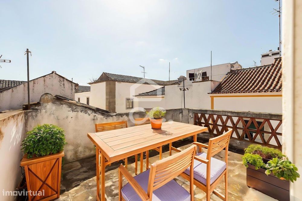 Moradia T3+1 c/ Terraço | Centro Histórico de Évora