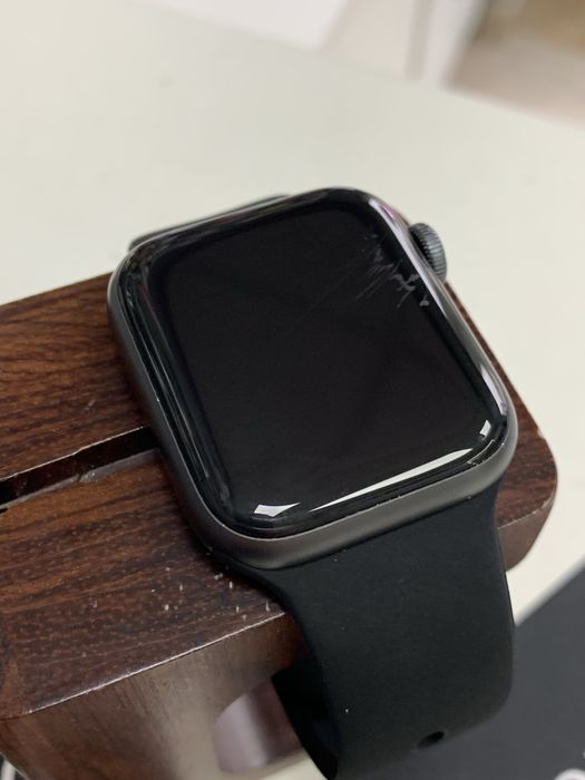 Оригінальні  apple watch series 6 40 mm space gray