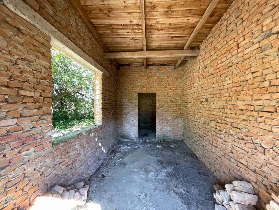 Продаються нежитлові приміщення! Промислова зона! Над дорогою! Млинів!