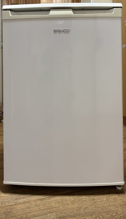 Холодильник BEKO з морозильною камерою