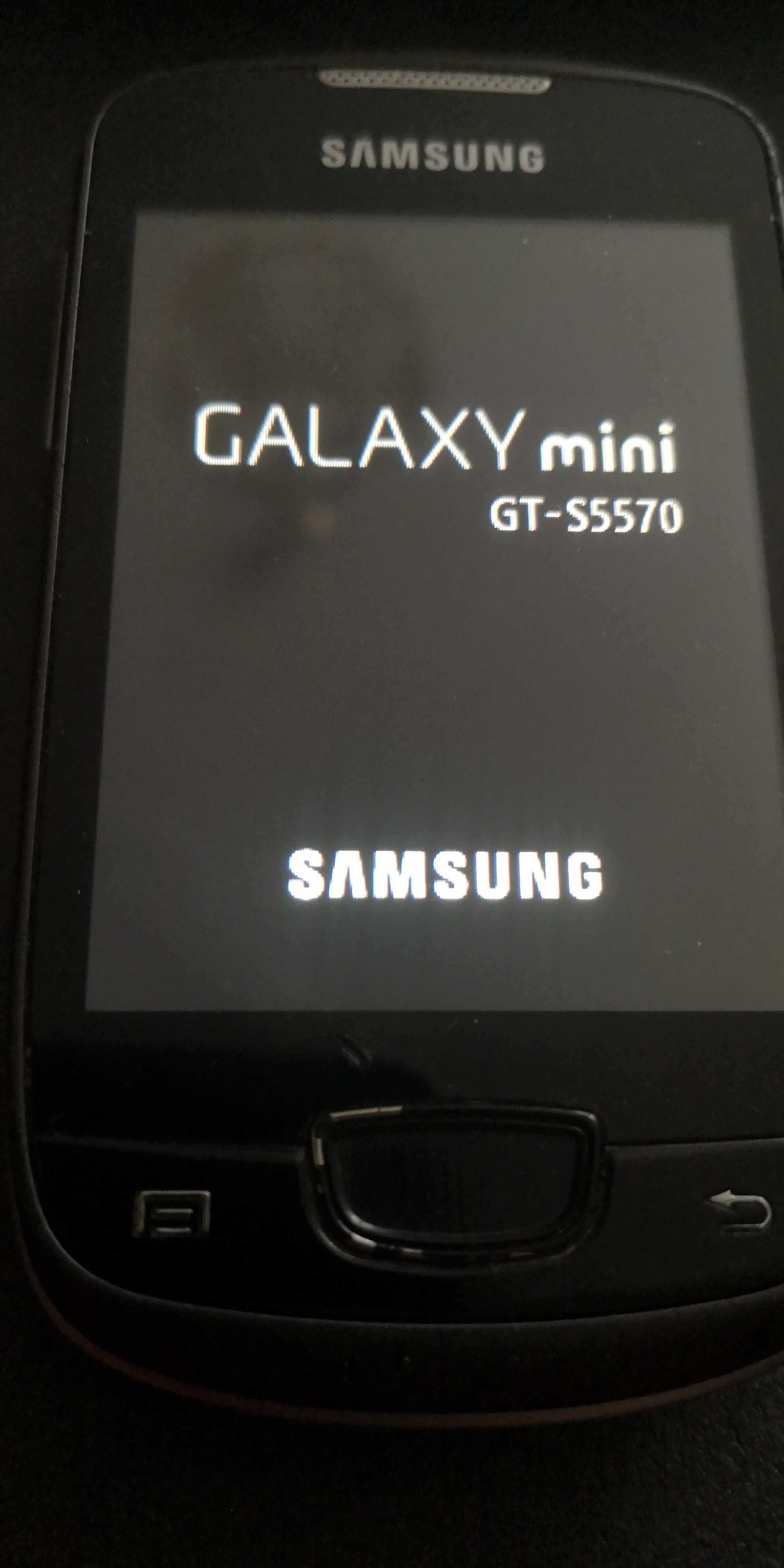 samsung mini gt s5570  komplet z ładowarką
