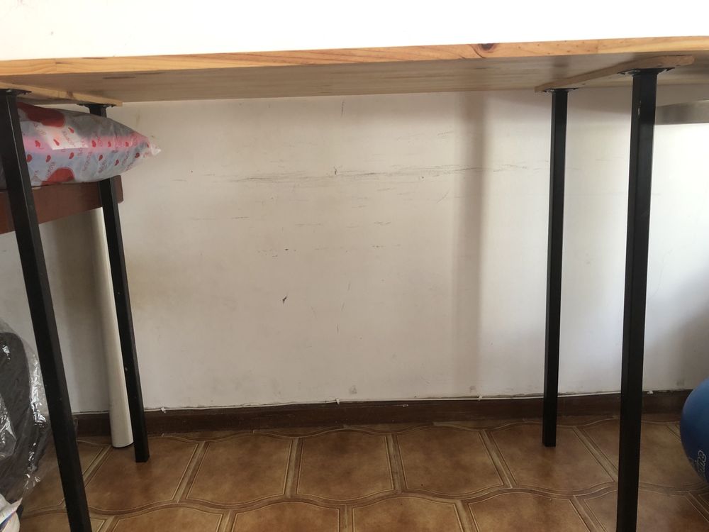 Bancada em pinho maciço