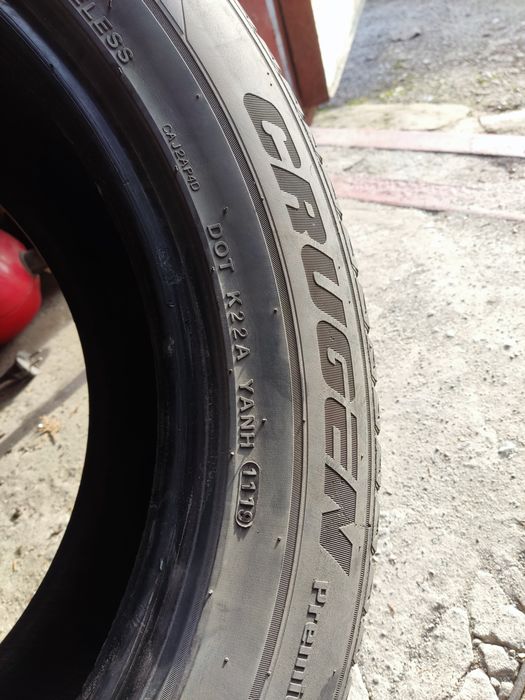 Продається комплект літньої гуми  kumho 225 60 17