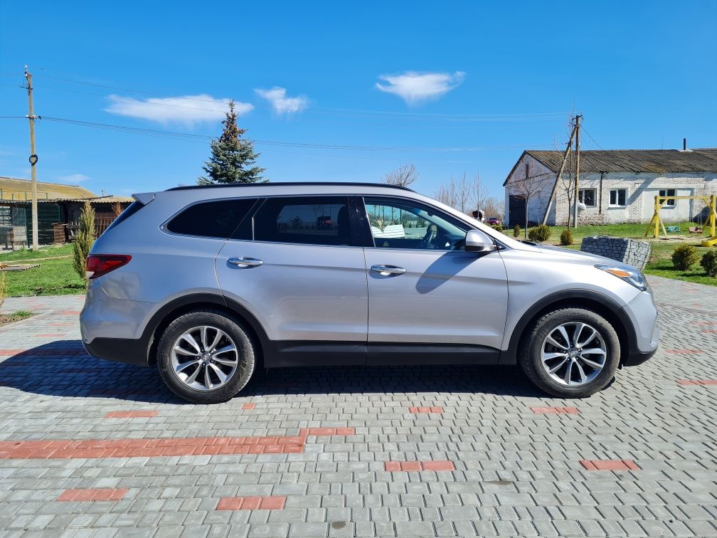 Hyundai Grand SantaFe