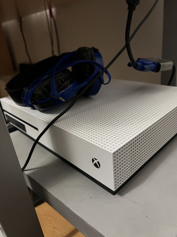 xbox one praticamente nova