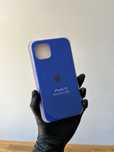 Niebieski etui iPhone 13