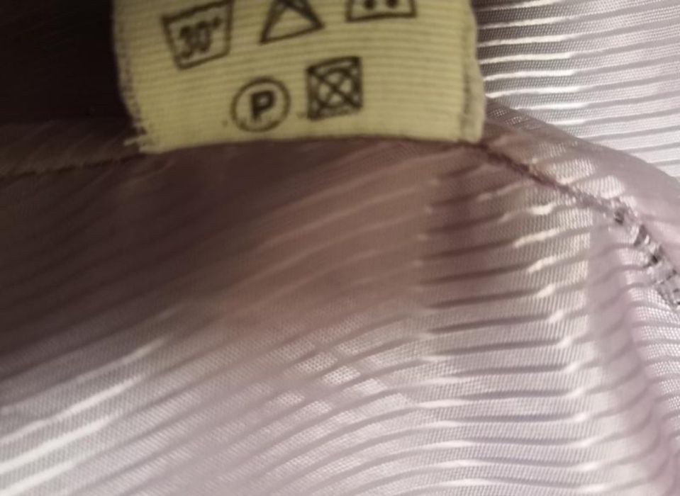 Пальто Exclusive, розмір 42.
Для дівчинки - підлітка. 
Є 2 кишеньки, п