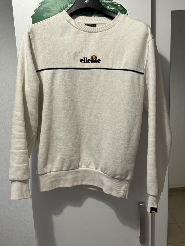 Vendo variedade de roupa