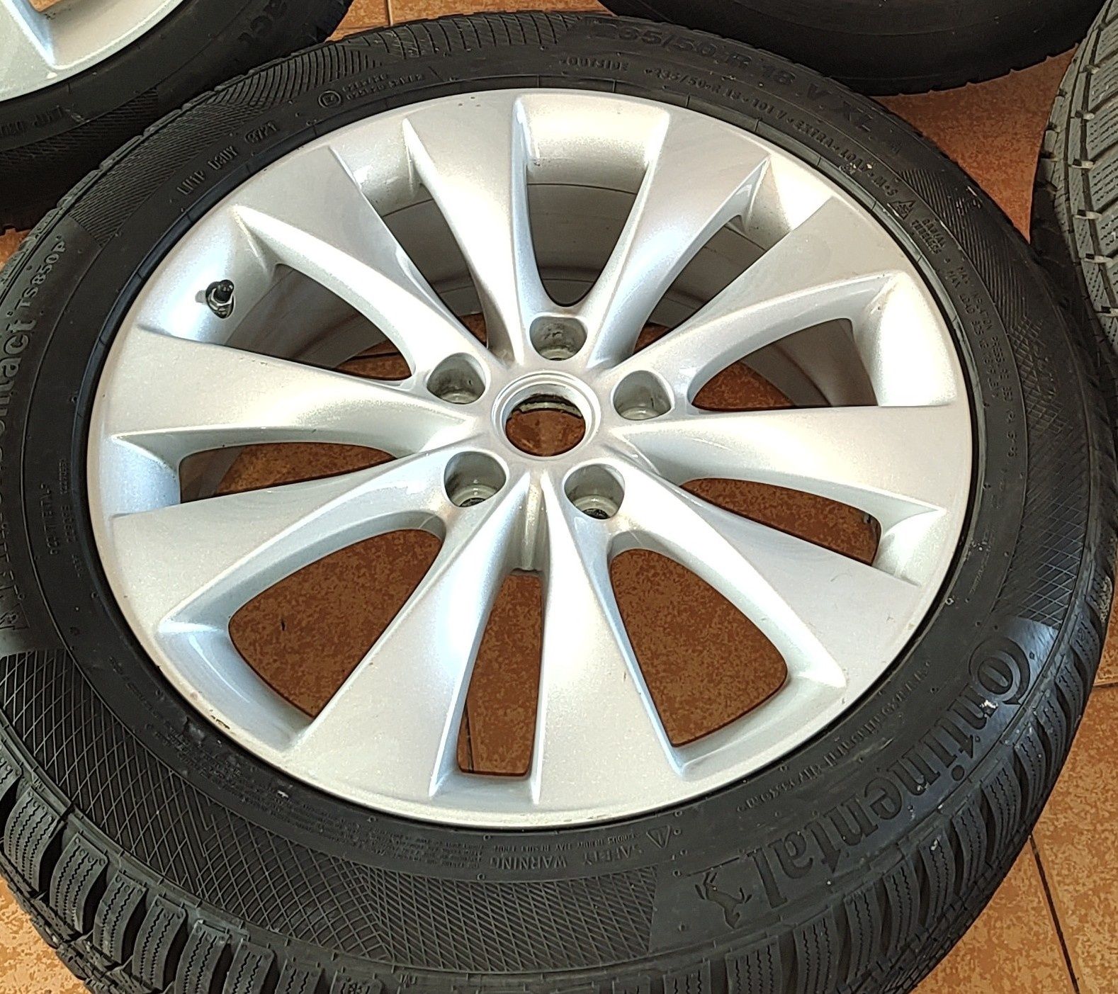 Jantes 18 com pneus novos+1 suplente  furacao opel cascada
