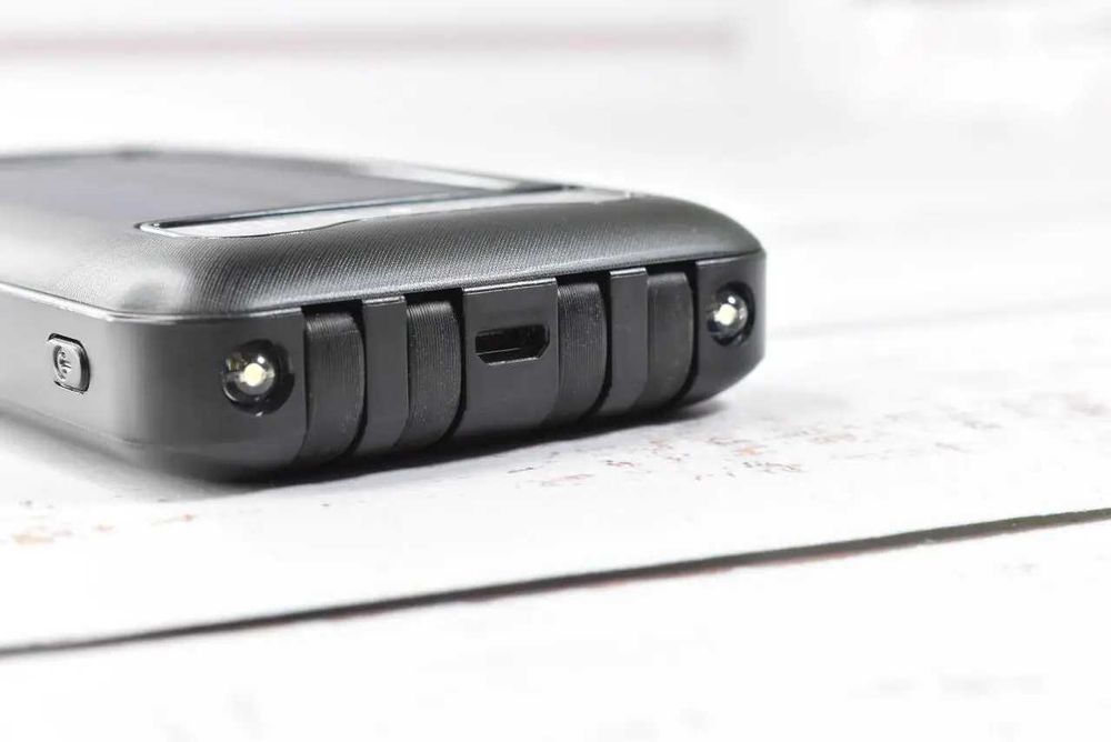 Solar Power Bank Павербанк з сонячною батареєю + ліхтарик 10000 mAh