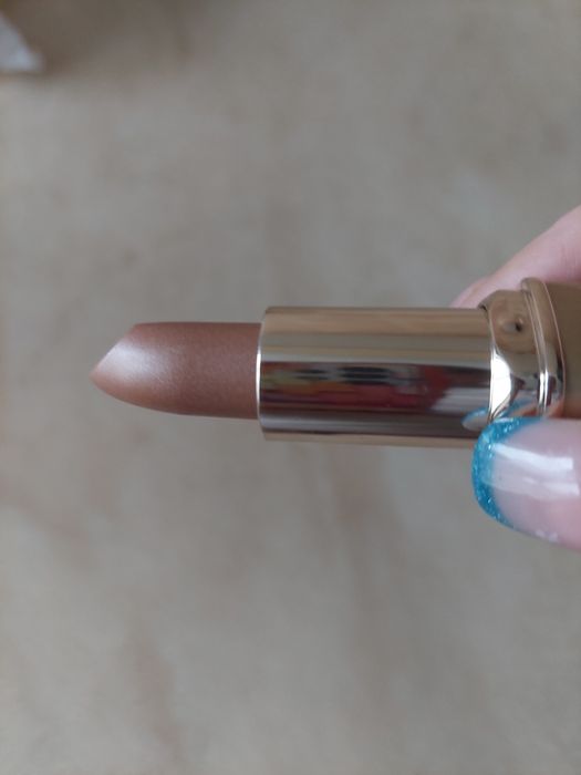 Губная помада для Нее