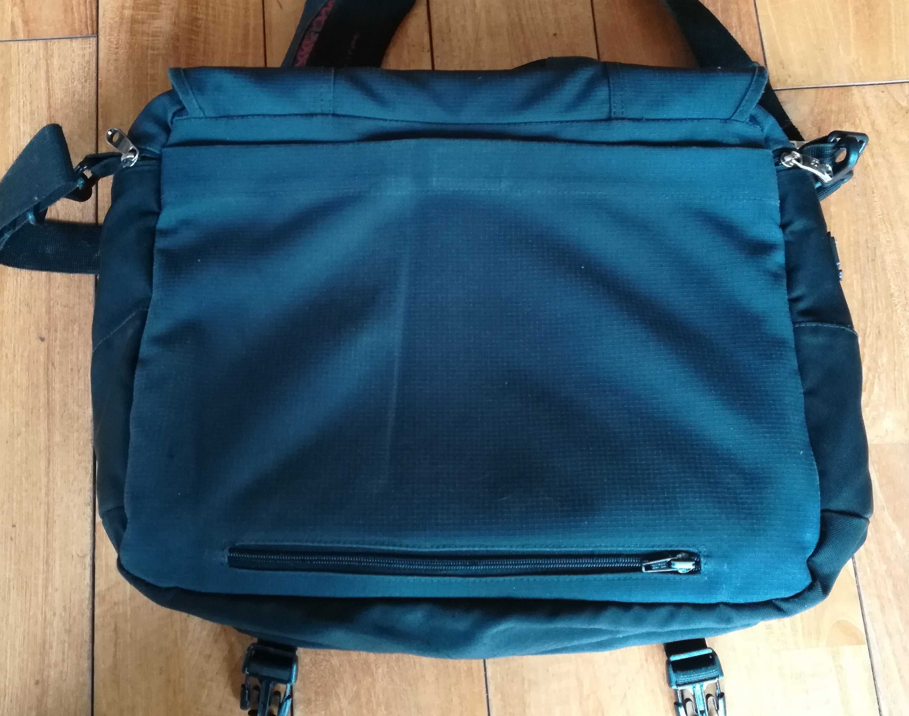 Jansport torba na ramię kultowa amerykańsk marka kilka kieszeni laptop