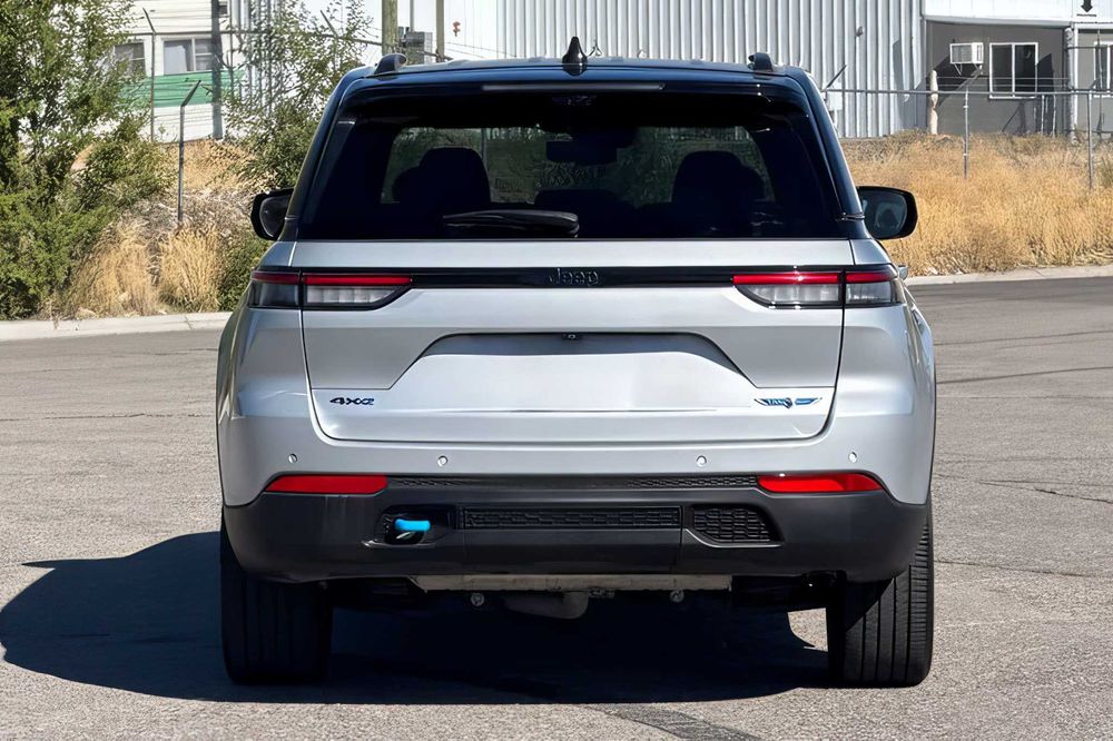 Jeep Grand Cherokee      2023