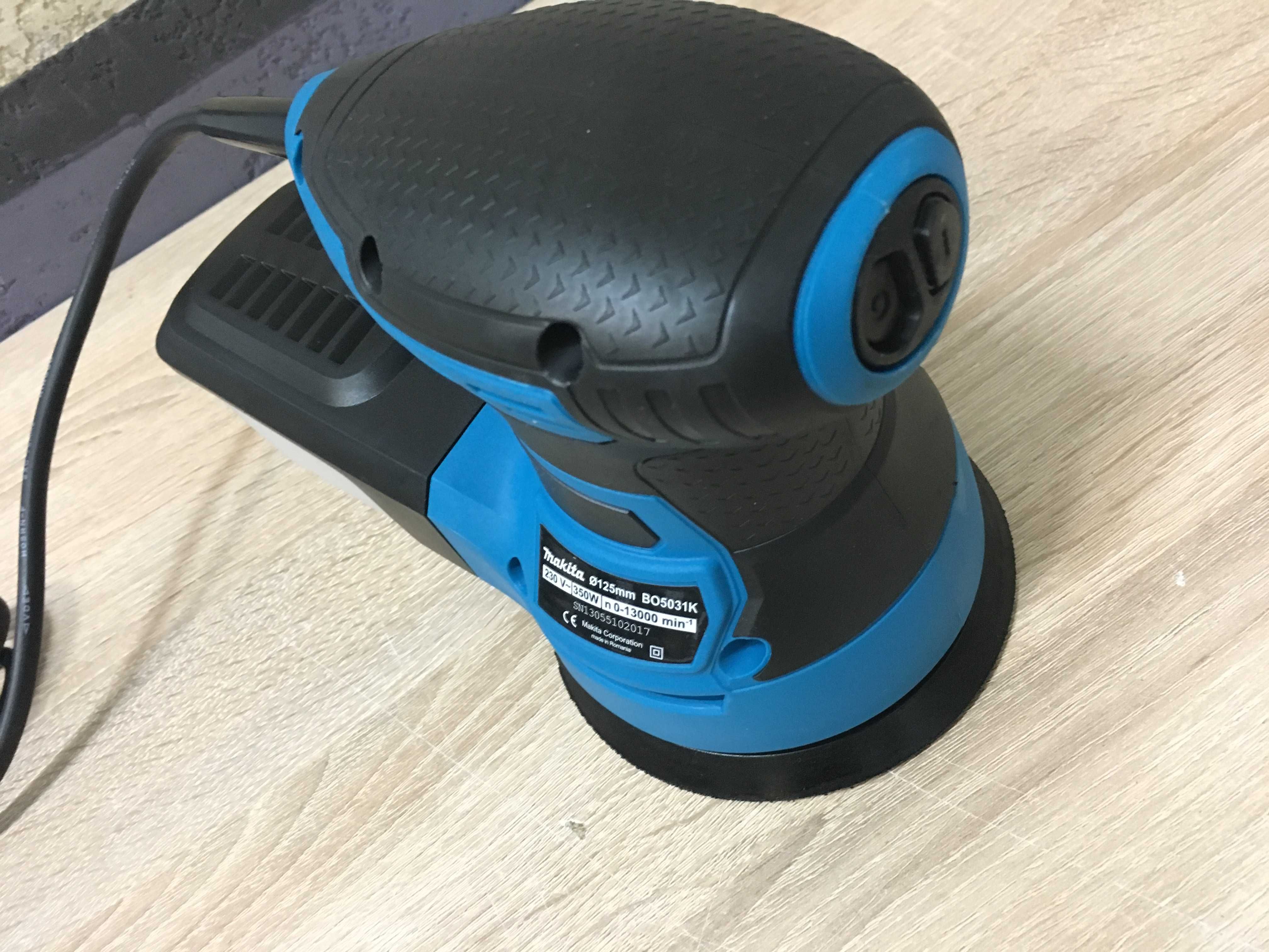 Орбітальна шліфмашина Makita BO5031K (Румунія, ексцентрикова)