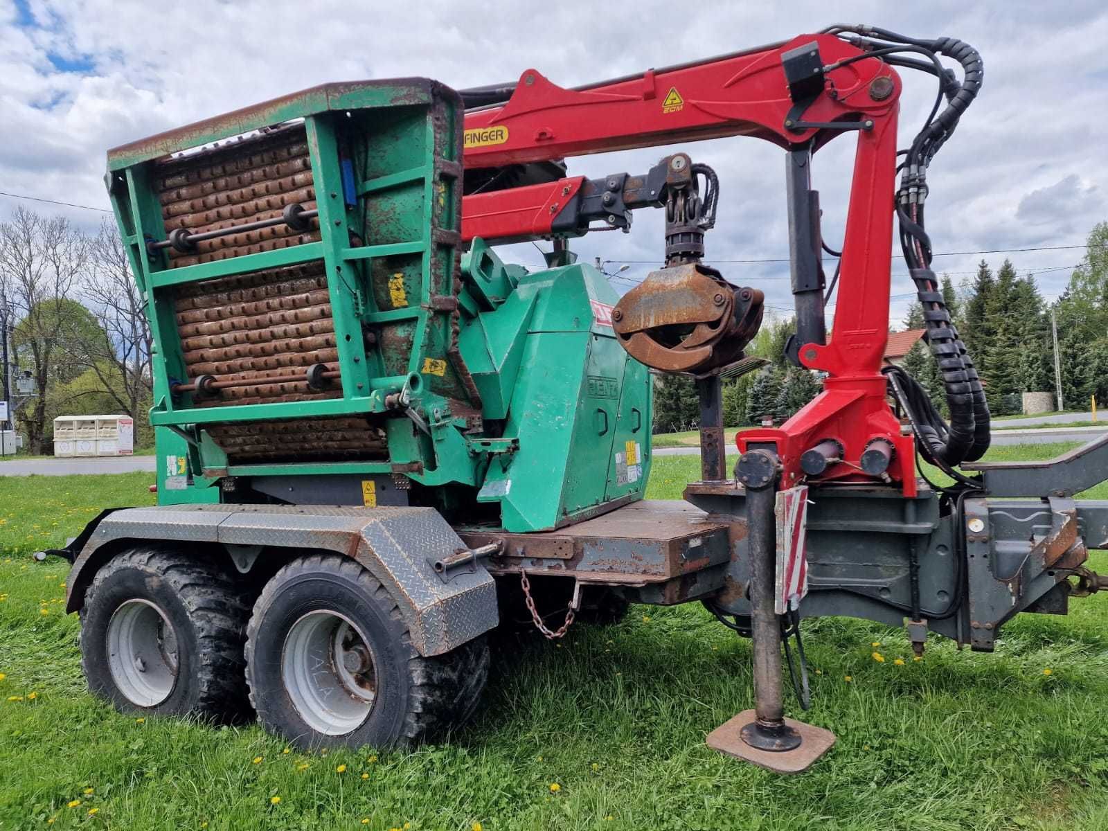 Rębak JENZ HEM 582 z ciągnikiem Massey Ferguson