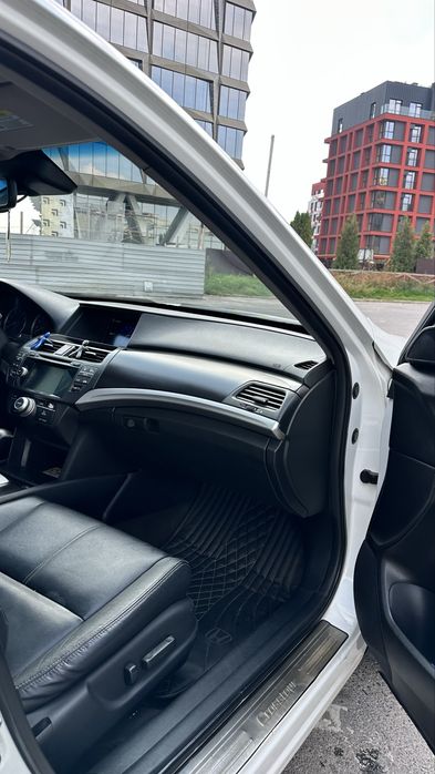 До вашої уваги Honda crosstour 2013р не потребує  вкладень