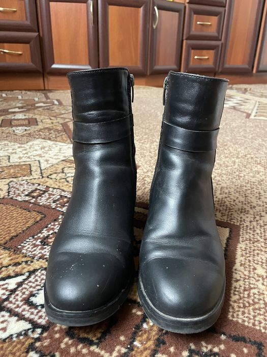 Ботінки жіночі шкіряні