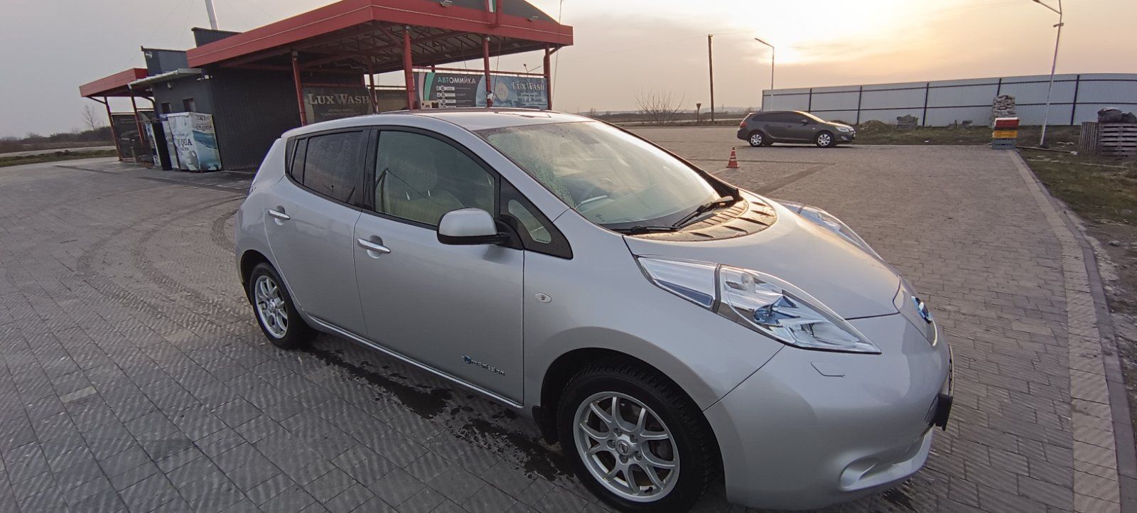 Nissan leaf 2012