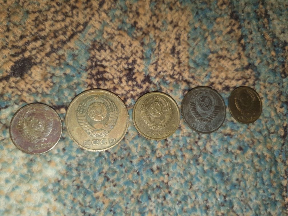 Продам монеты и жетон метро Киев