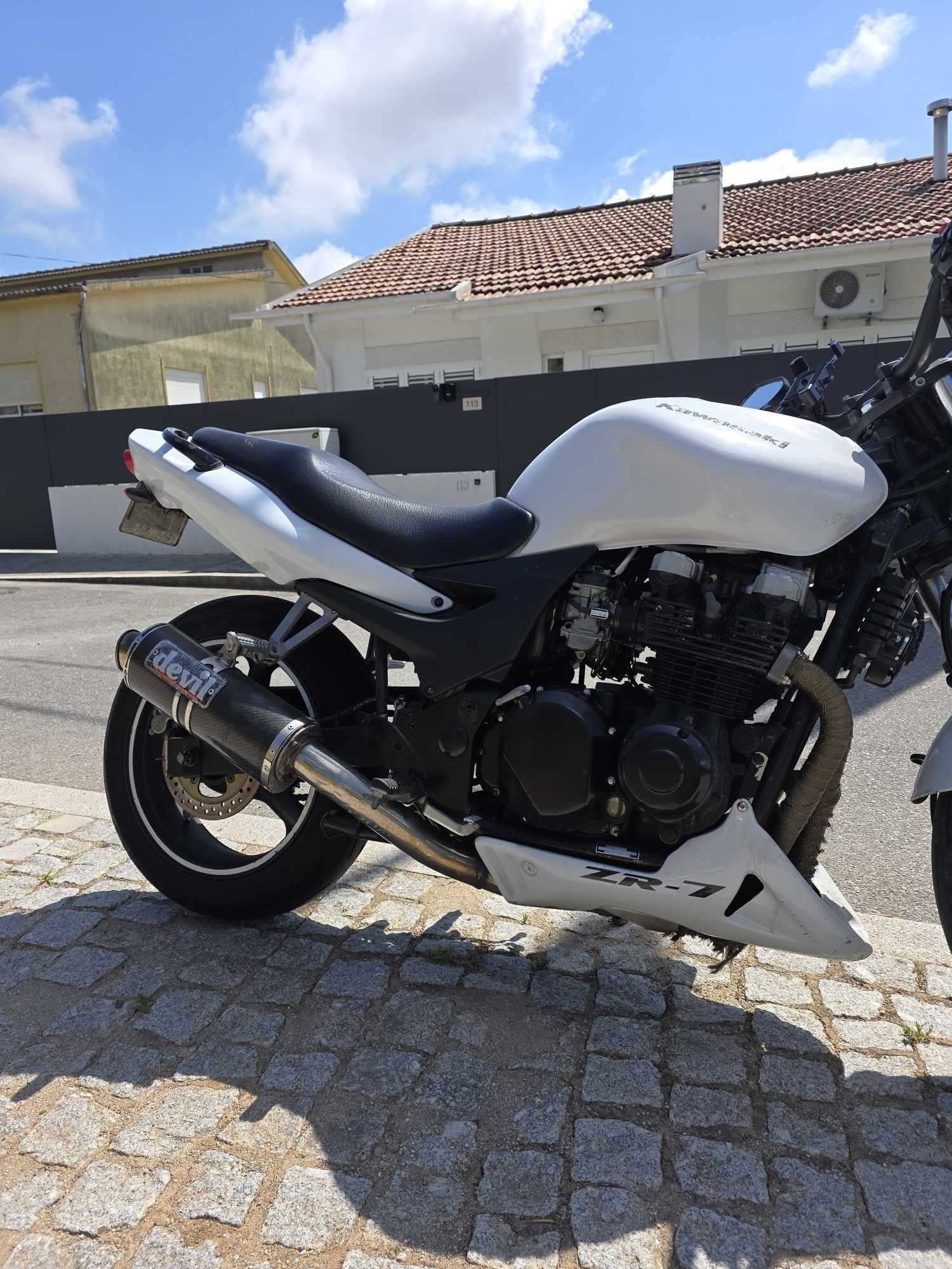 Kawasaki  ZR750F