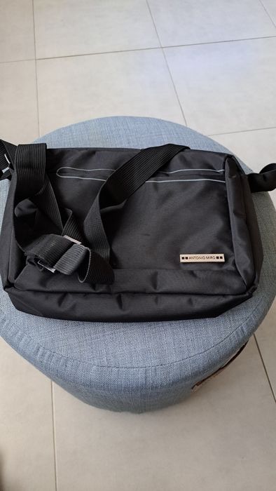 Bolsa tiracolo preta