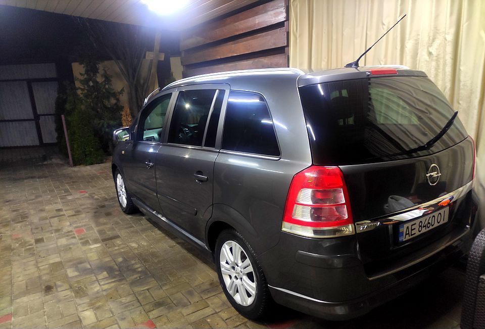 Продам Opel Zefira 2010