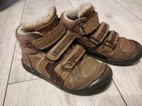 KicKers Buty buciki jesiennozimowe skórzane rozm 26
Na rzepy. 
Długość