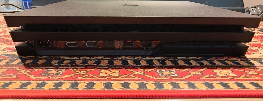 Konsola PlayStation 4 Pro 1TB