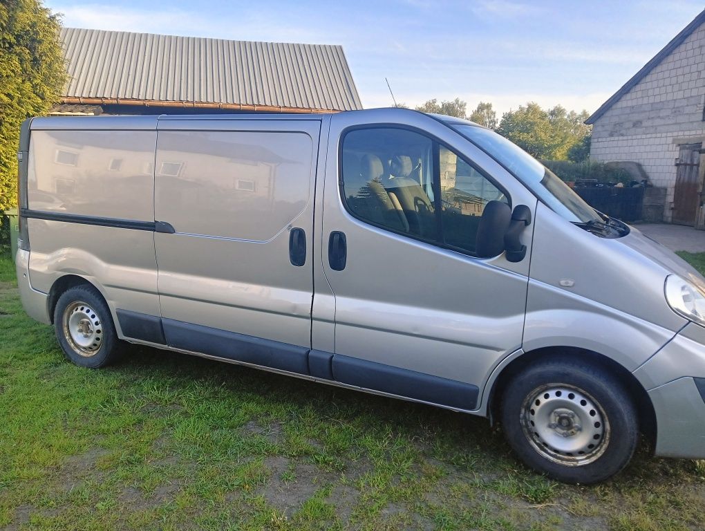 Zamiana Renault Trafic 2010 2.5 automat stan bardzo dobry zamiana