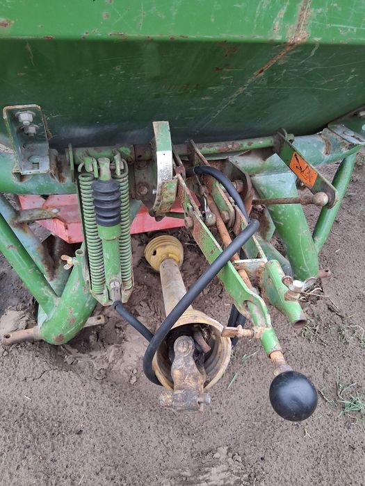 Roziewacze nawozu 600l amazone bogballe