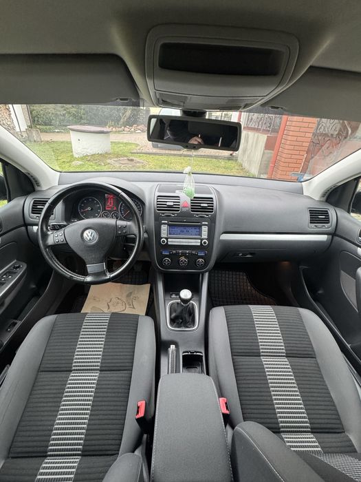 Volkswagen Golf V 1.6 MPI UNITED 102 KM