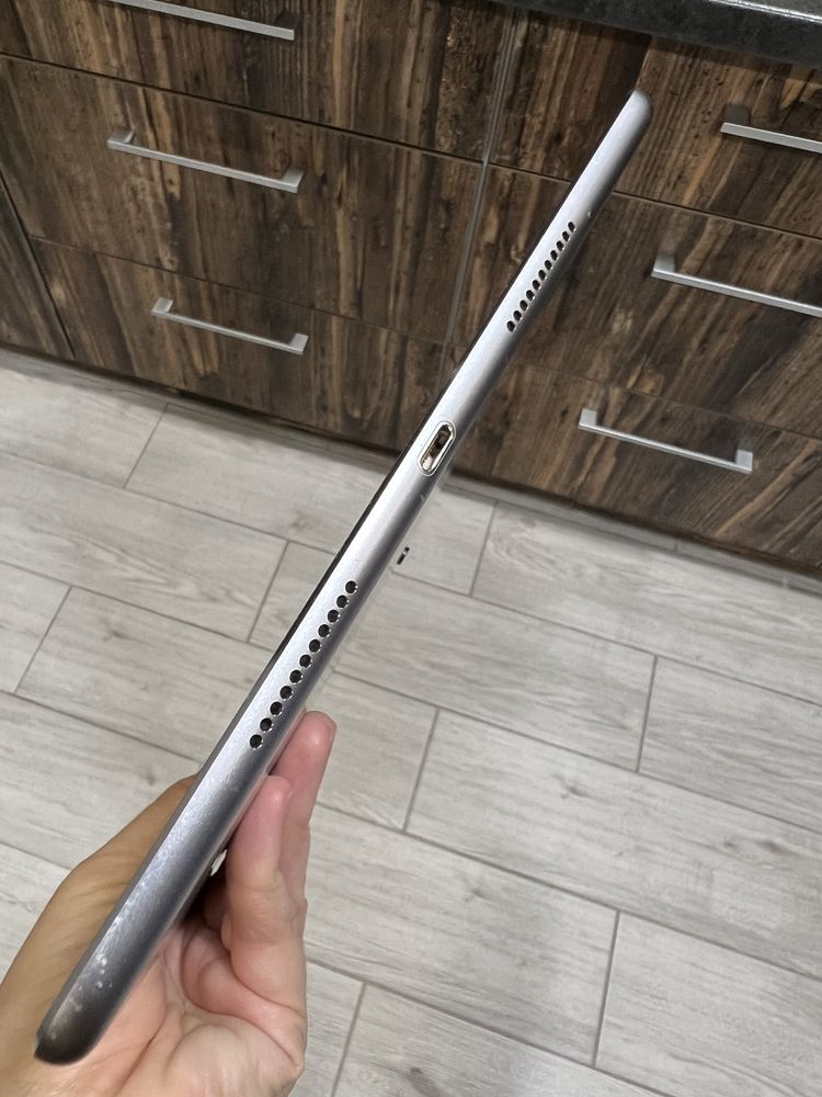 Пленшет iPad Pro (10,5 дюйма) 64 Gb Wi-Fi