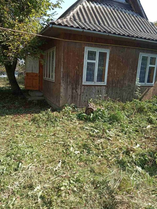 Продам будинок біля Івано-Франківськ в смт Отинія